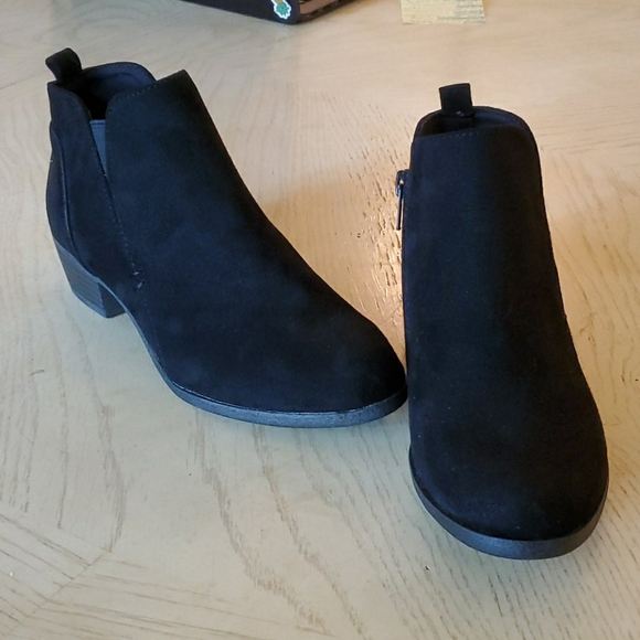 Arizona Jean Company Shoes - NWT Arizona black suede booties